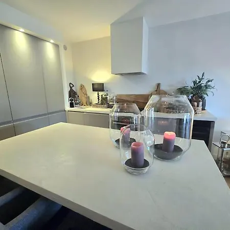 T2 Rdj La Louviere Raphael Front De Apartment *